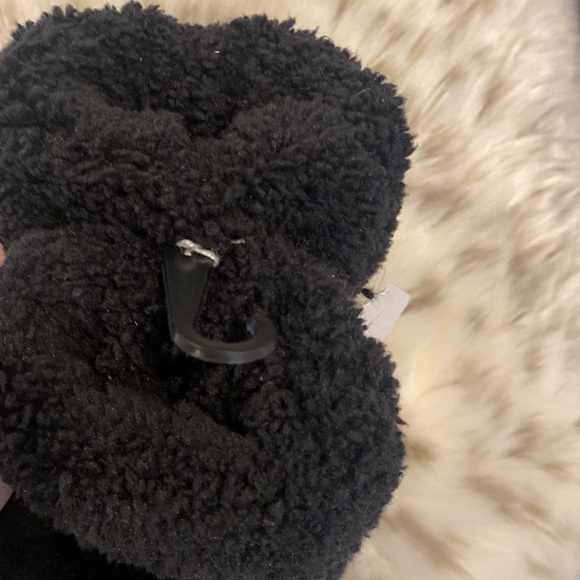 Ladies Black Pom Pom Mittens NWT - Picture 3 of 4